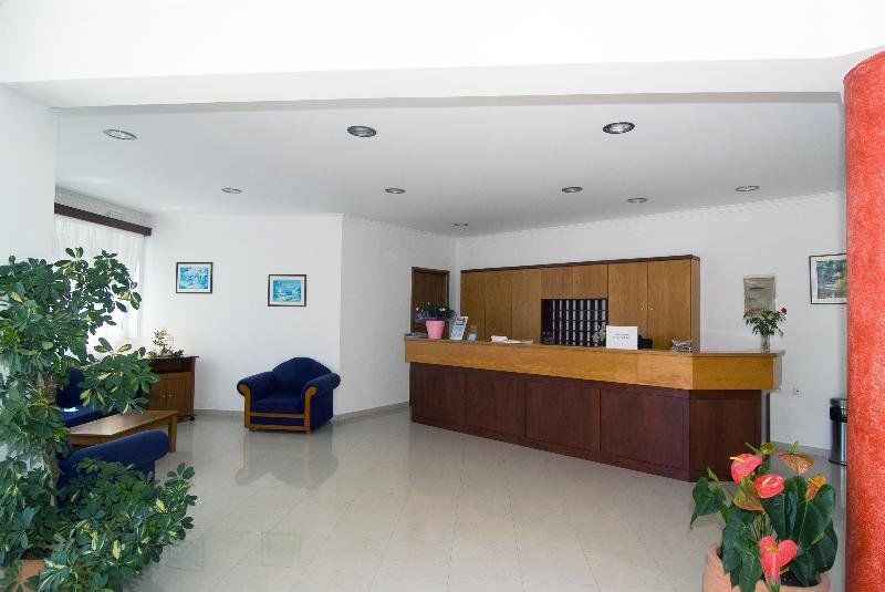 Lilium Hotel Agia Marina Eksteriør billede