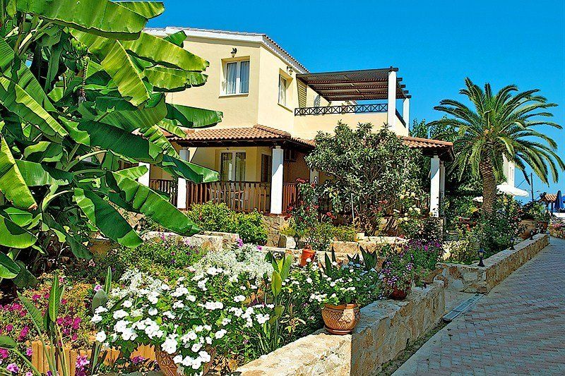 Lilium Hotel Agia Marina Eksteriør billede